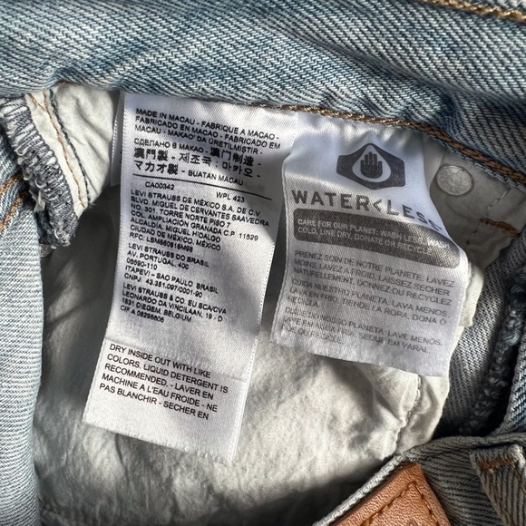 Levis high loose light wash jeans - Picture 8 of 11